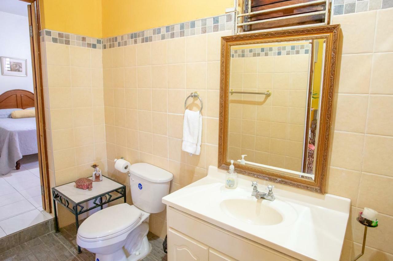 2 Bedroom On Private Estate Кингстън Екстериор снимка