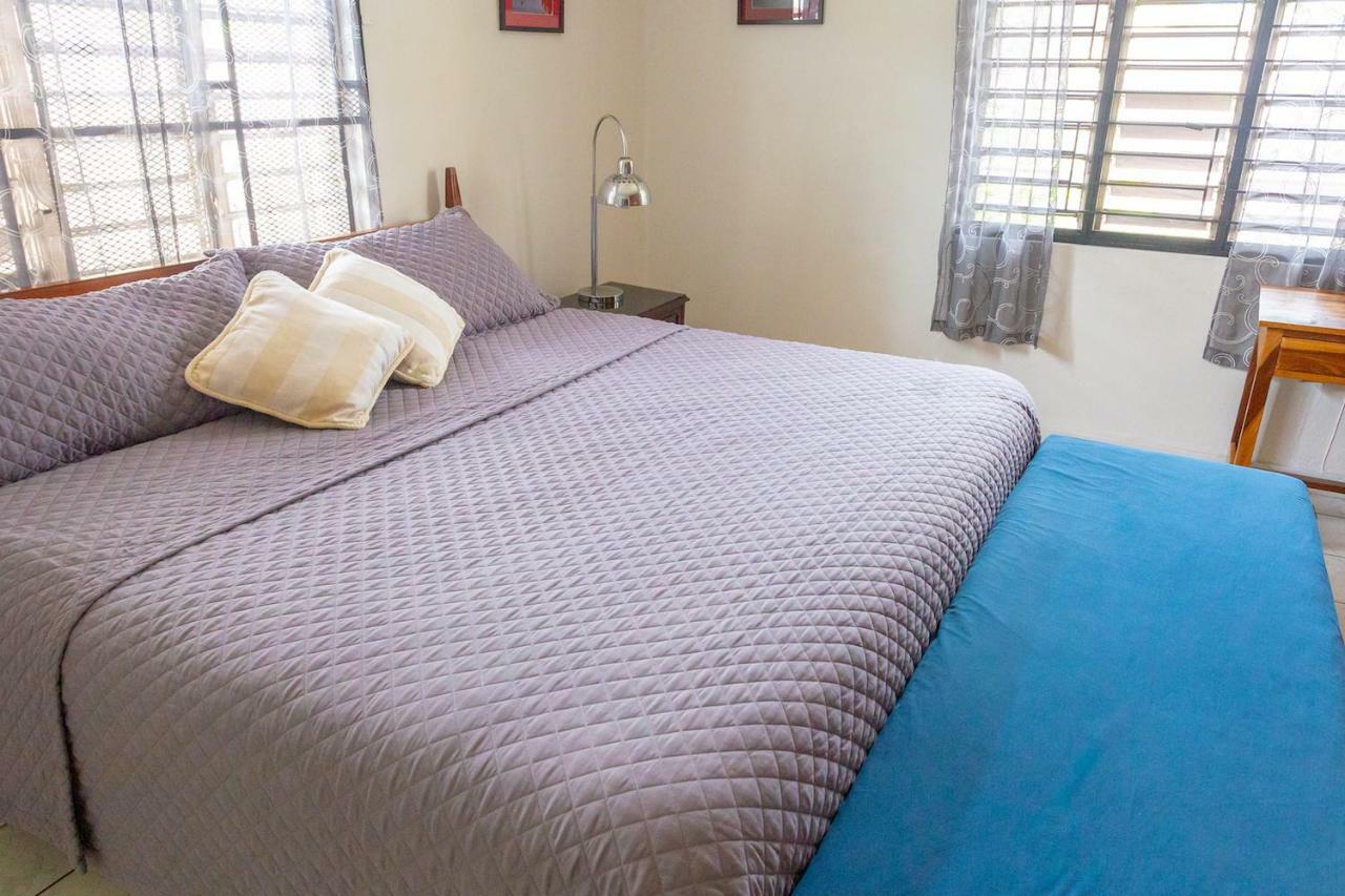 2 Bedroom On Private Estate Кингстън Екстериор снимка