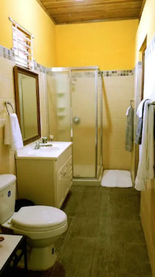 2 Bedroom On Private Estate Кингстън Екстериор снимка