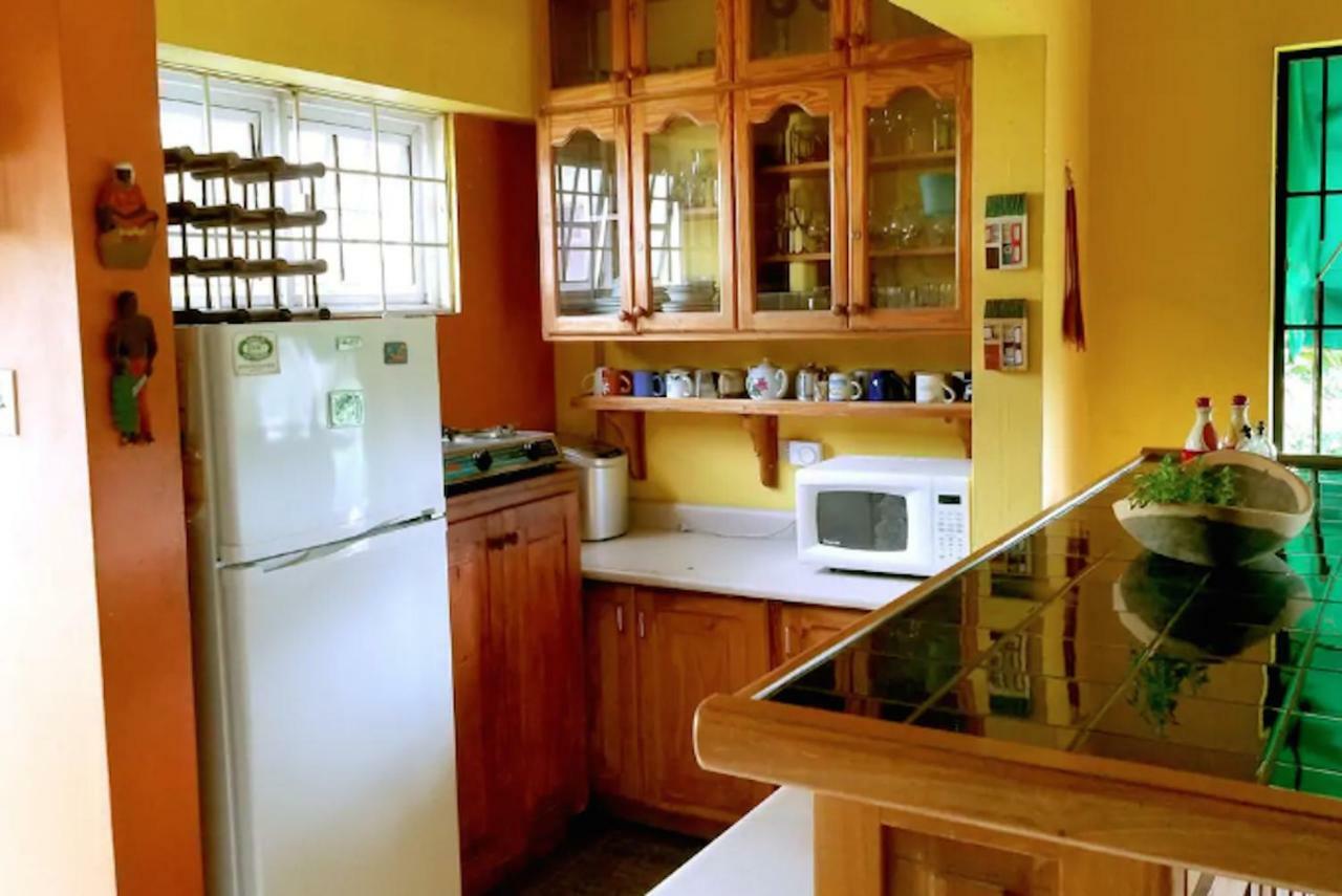 2 Bedroom On Private Estate Кингстън Екстериор снимка